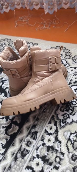 Продам женские б/у полуботинки недорого
