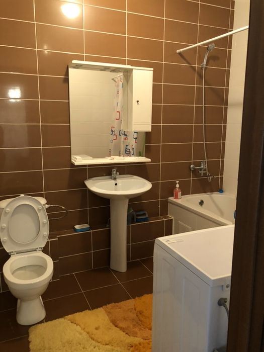 Посуточно на левом берегу, медцентры, Хан шатыр