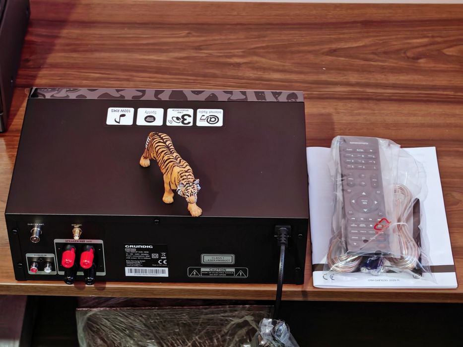 Grundig CMS-5000 Dab/Dab+/BT/ Internet. Venit din altă galaxie. Nou !