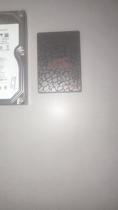 SSD 240gb,HDD 1tb