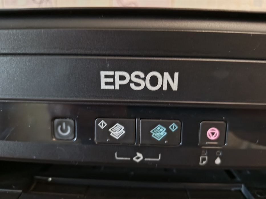 Epson L 222( цветной принтер, сканер)