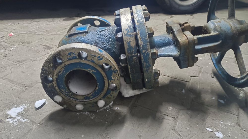 Продам задвижки нержавейка