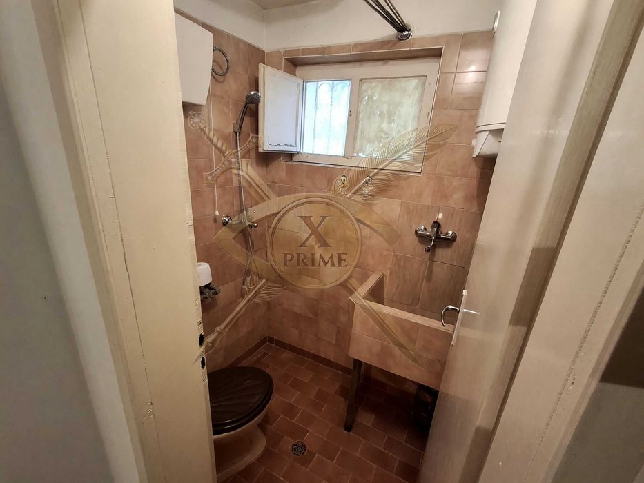 Дава се под наем Едностаен апартамент в Варна, Център - 35 кв.м за 250 € - Снимка #2