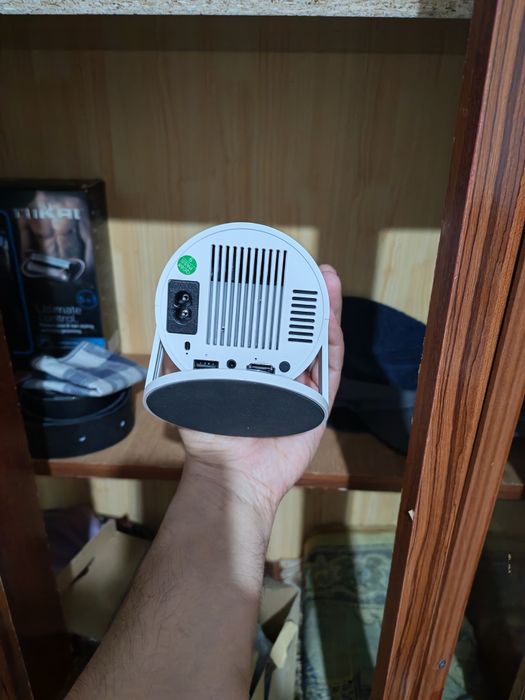 Продается смарт проектор