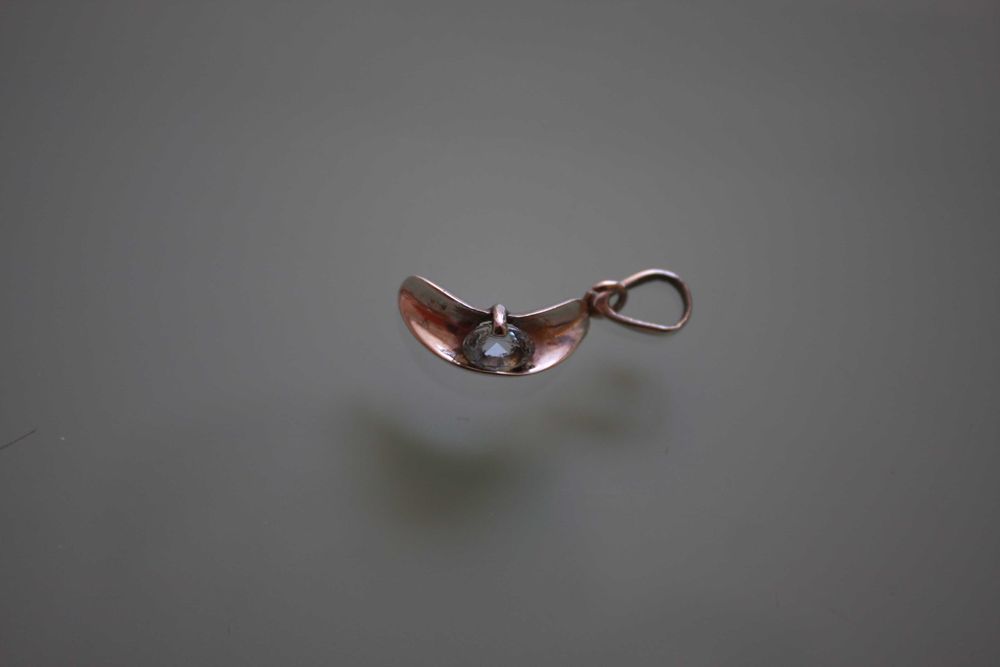 Серебряная подвеска с топазом