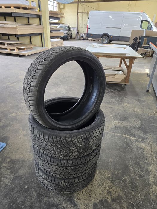 Зимни гуми 245/35 R20