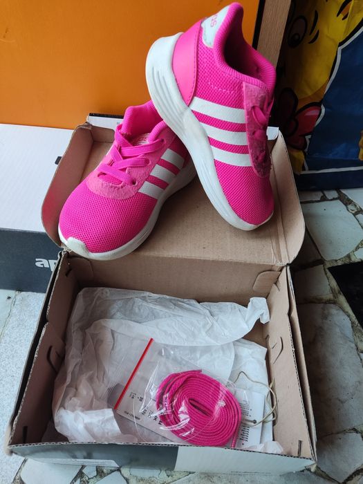 Детски маратонки и сандали Адидас в безупречно състояние номер 20