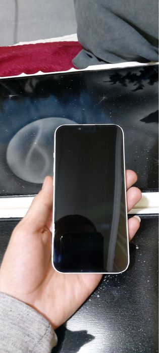 Продаю Iphone 13 128gb белый