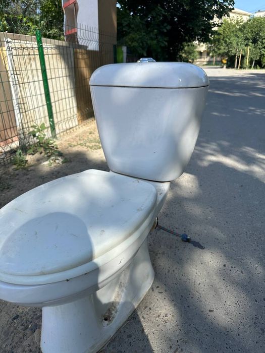Унитаз янги арзон берилади тез ва арзонУнитаз янги арзон берилади тез
