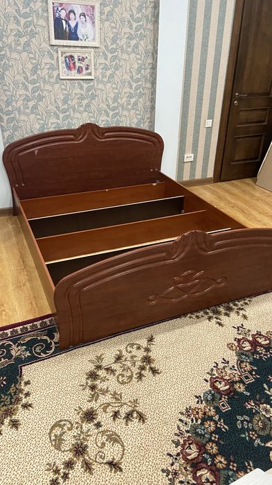 Продам спальную гарнитуру