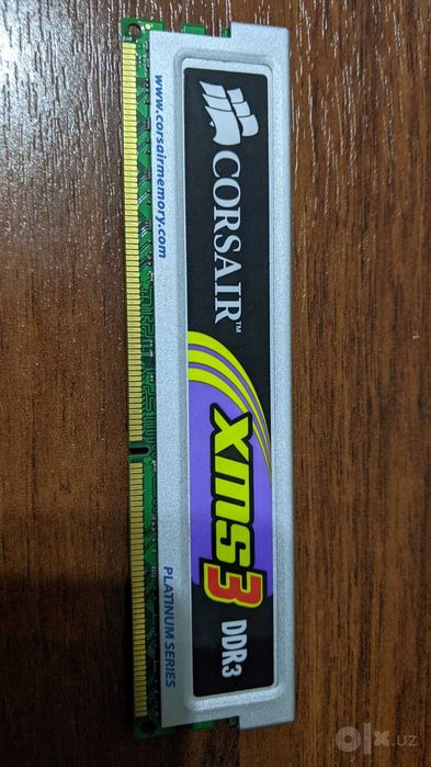 Оперативная память Kingston DDR4 8 ГБ и Corsair DDR3 6 Гб
