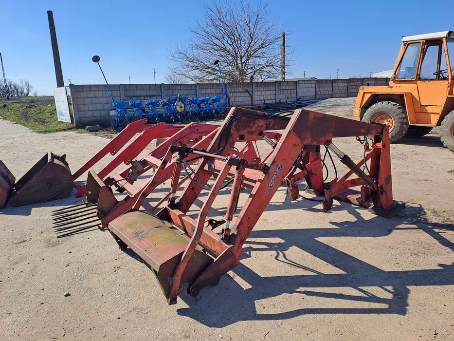 Incarcator frontal pentru tractor