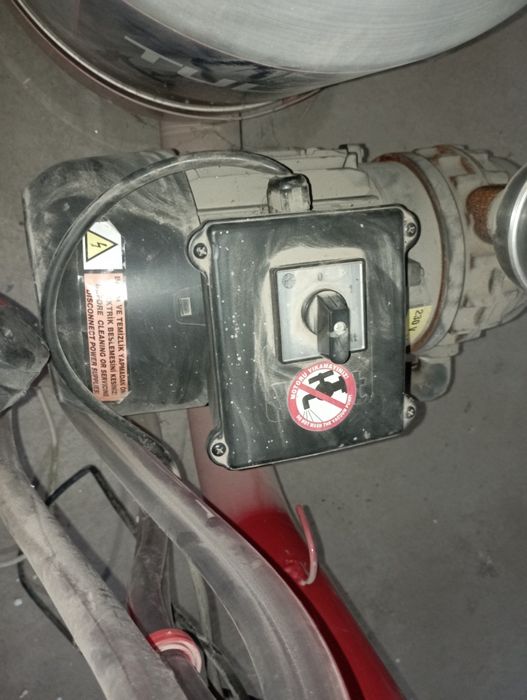 Sut sogʻish apparati sotiladi