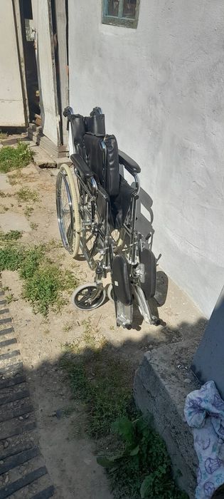 Продам механическую инвалидную коляску