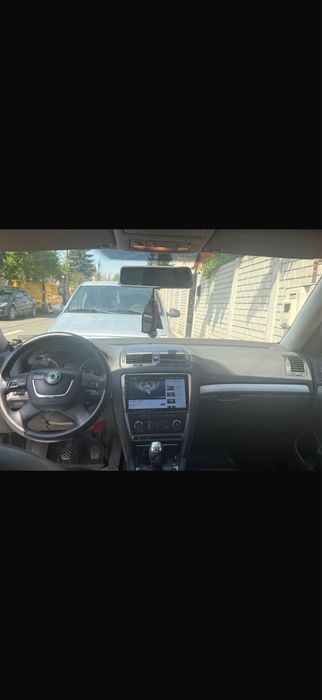 Vand Skoda Octavia 2 Facelift Laurin&Klement // 1.9 TDI masina personala 2009 luna 7 // 284.xxx KM masina intretinuta cu revizii si schimburi facute