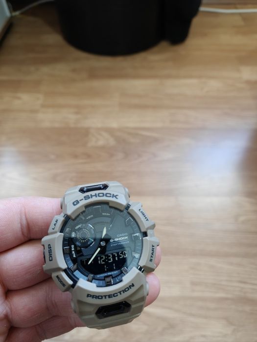 Часовник G Shock