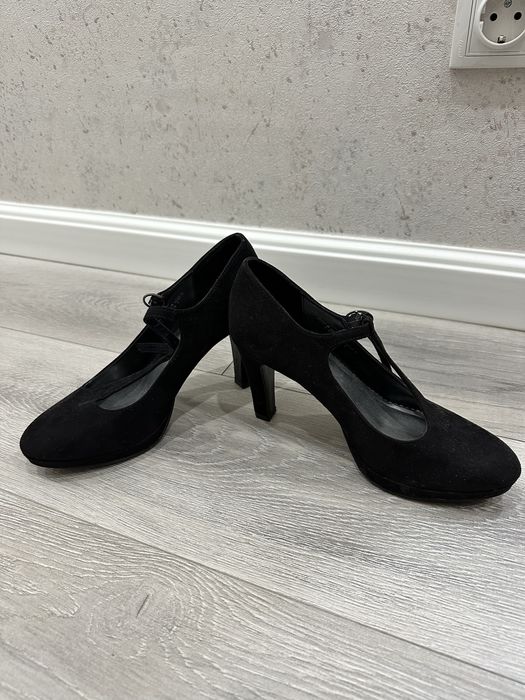 Продам женскую обувь