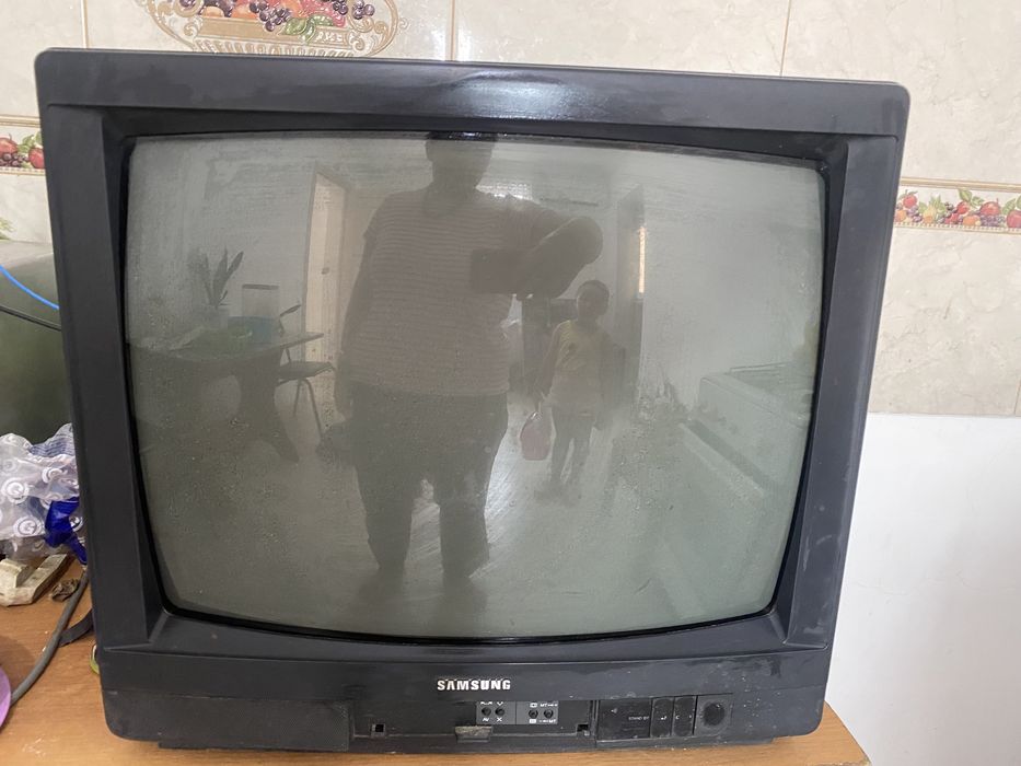 Продам б/у цветной телевизор самсунг