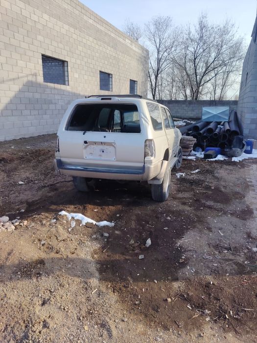 Продам авто на запчасти целиком.