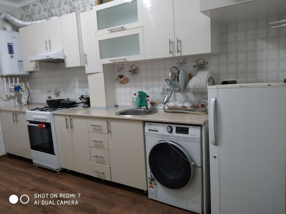 Сергили метрони 1 бекати 3 хона 400д