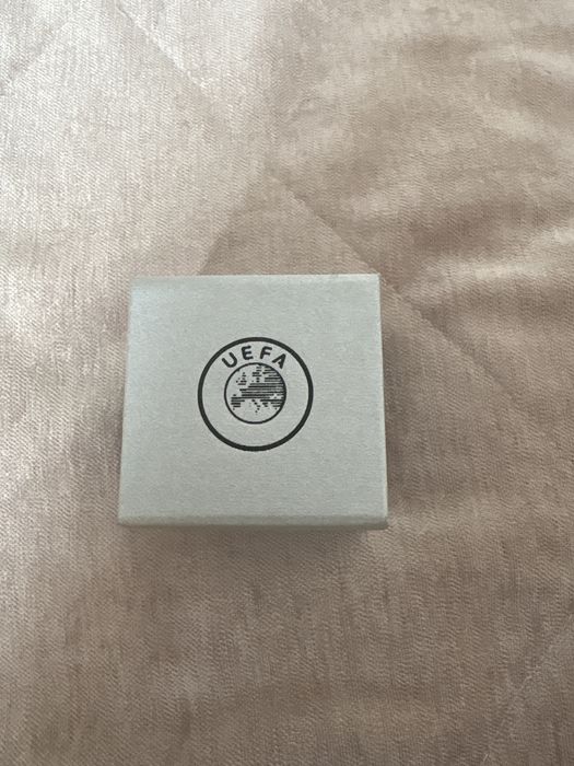 значок из серебра UEFA