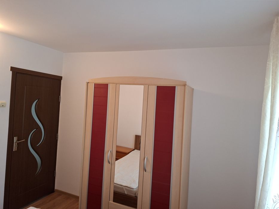 Vand apartement in zona Primăverii