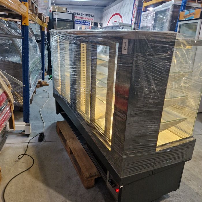 Сладкарска хладилна витрина