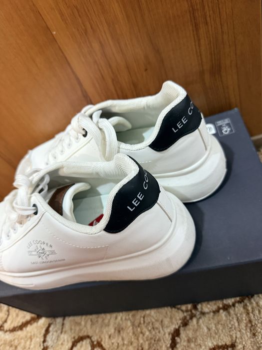 Обувки Lee Cooper