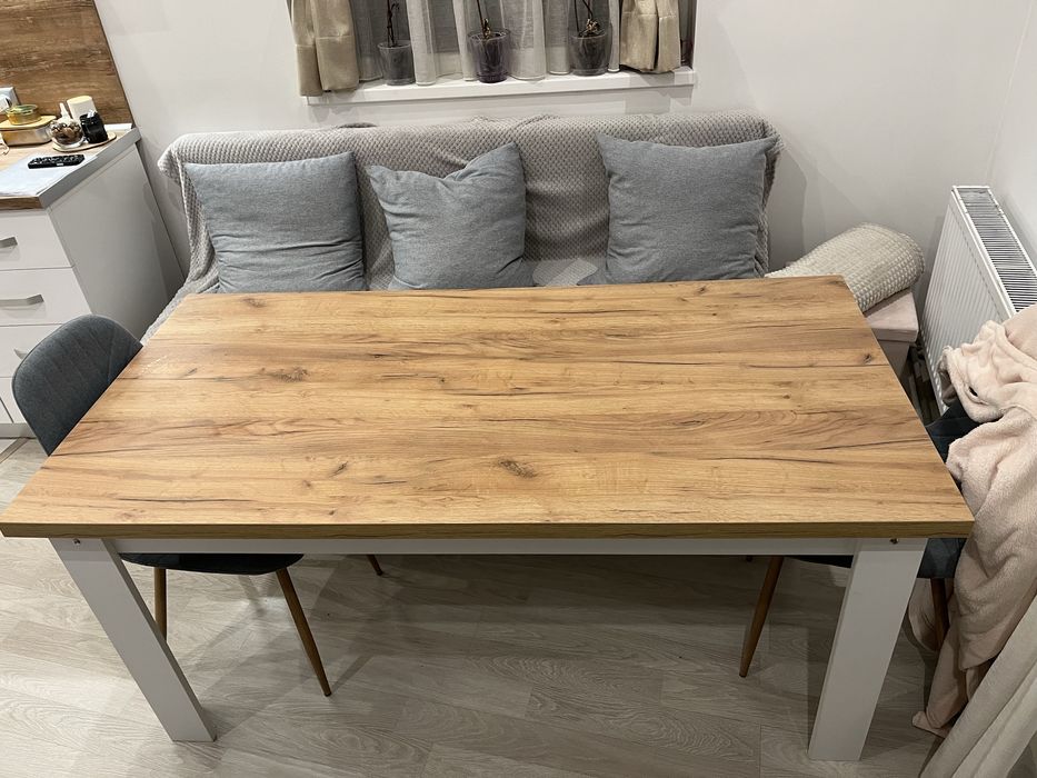 Продавам Трапезна маса