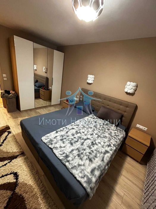 Продава се Тристаен апартамент в Шумен, Пазара - 98 кв.м за 1629 €/кв.м - Снимка #4