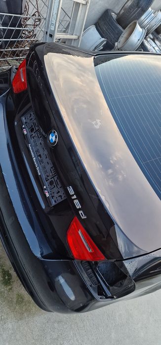 Portbagaj bmw E90 LCI facelift  cu triple pe el