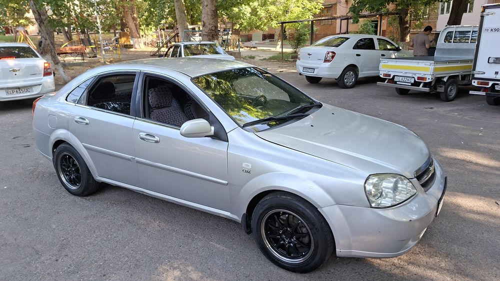 Продам Lacetti 1.8
