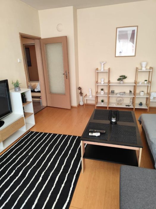 Дава се под наем Двустаен апартамент в София, Гоце Делчев - 68 кв.м за 661.98 € - Снимка #1