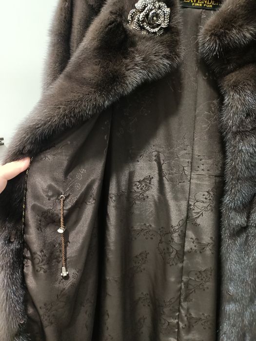 Продаю норковую шубу