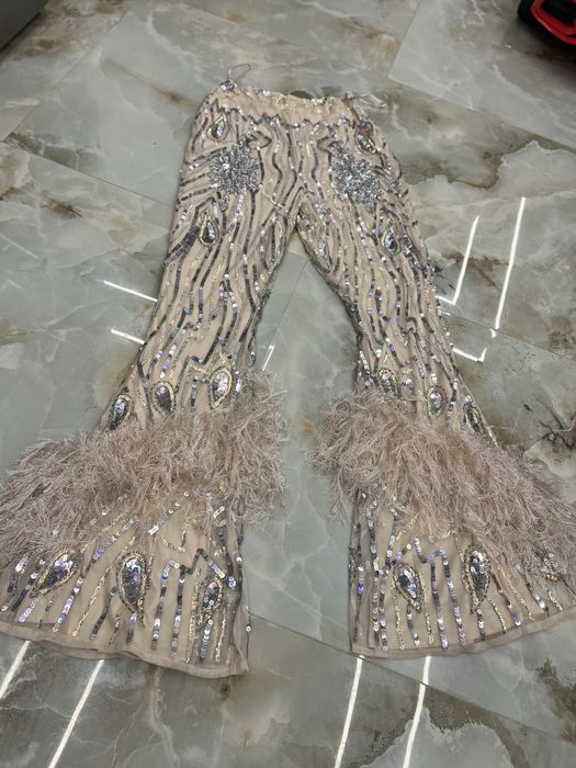 Pantaloni asos cu aplicatii . Siperbi