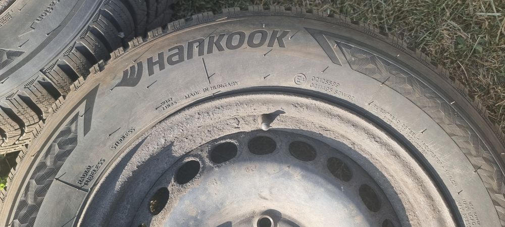 Vand 4 cauciucuri hankook winter i*cept RS3 195/65 R15 91T + jante