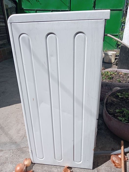 Продаю стиральную машину.