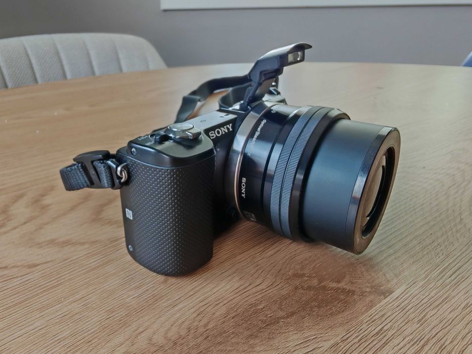 Aparat foto Mirrorless Sony Alpha A5000