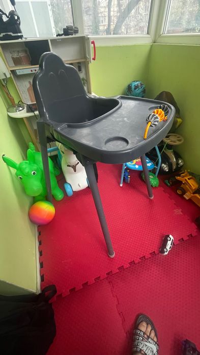 столче за хранене с табличка