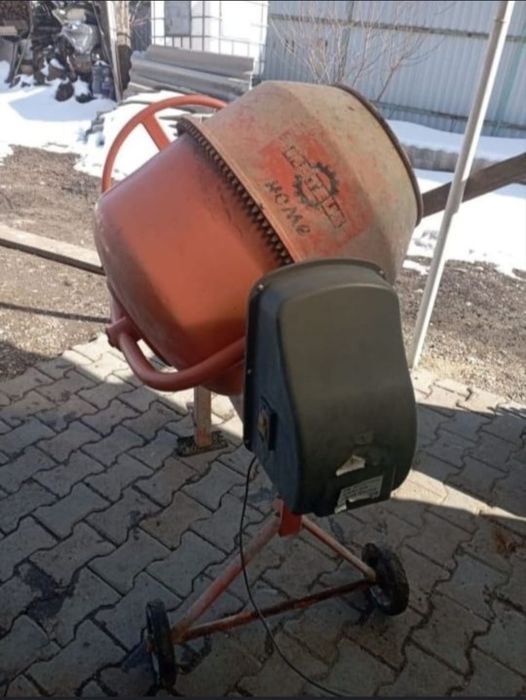 Продам бетонамешалку