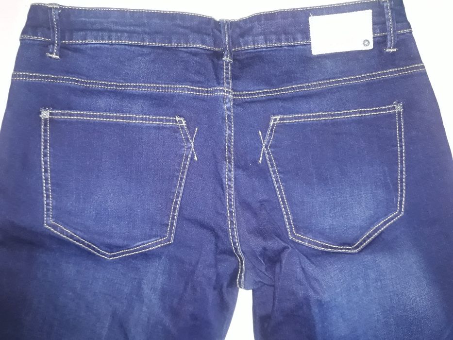 Vand blugi la 60 ron