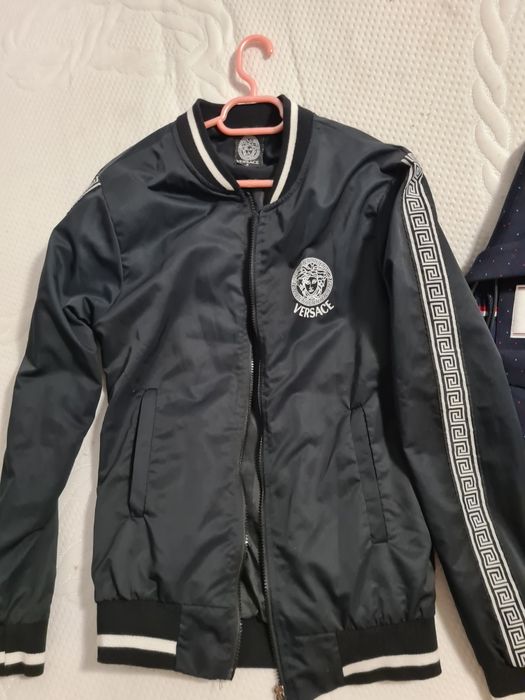 Vând sacou Tommy hilfiger s  geaca versace s  și adidași puma