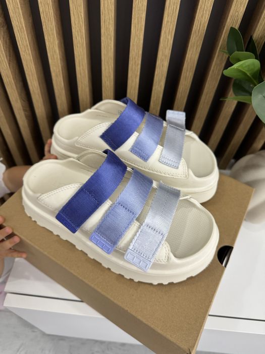 Дамски чехли UGG