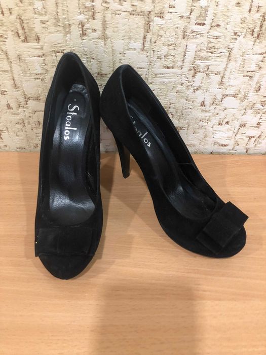 Продам туфли новые, замшевые