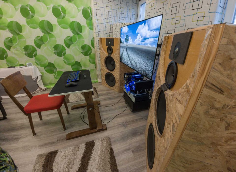 LG C1 48'' 4K 120Hz OLED HDR Smart TV