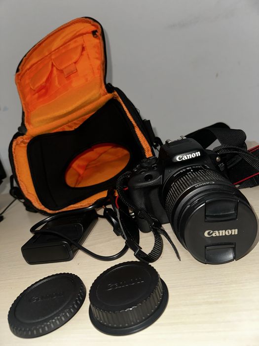 Aparat foto Canon EOS 100D + obiectiv 18-55mm + accesorii
