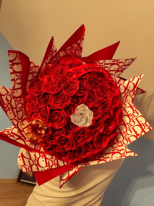 Buchet 51 trandafiri