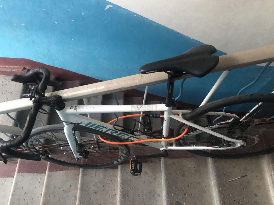 Срочно Шоссейник erec m700