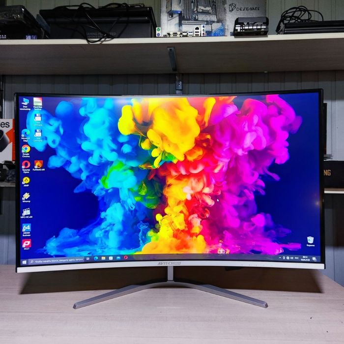 32 curved monitor 165 gers yani 165 ghz kalonkasi pas lekin.