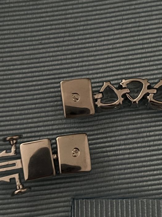 Четири сета на Swarovski